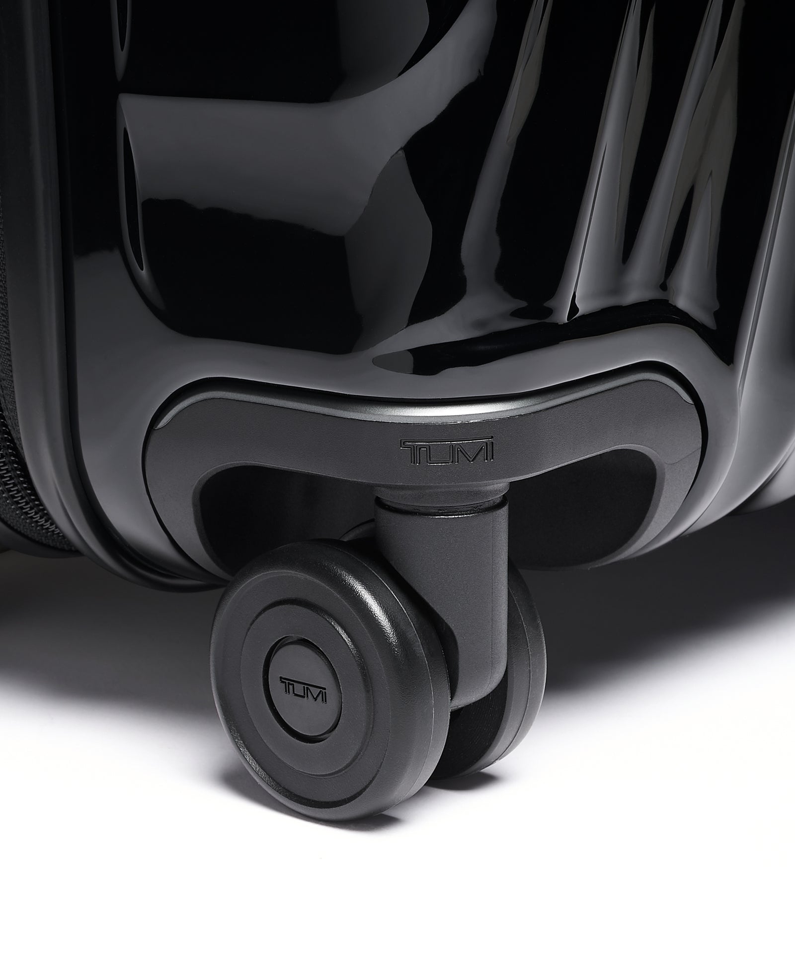 19 Degree - Short Trip Expandable 4 Wheeled Packing Case - Black