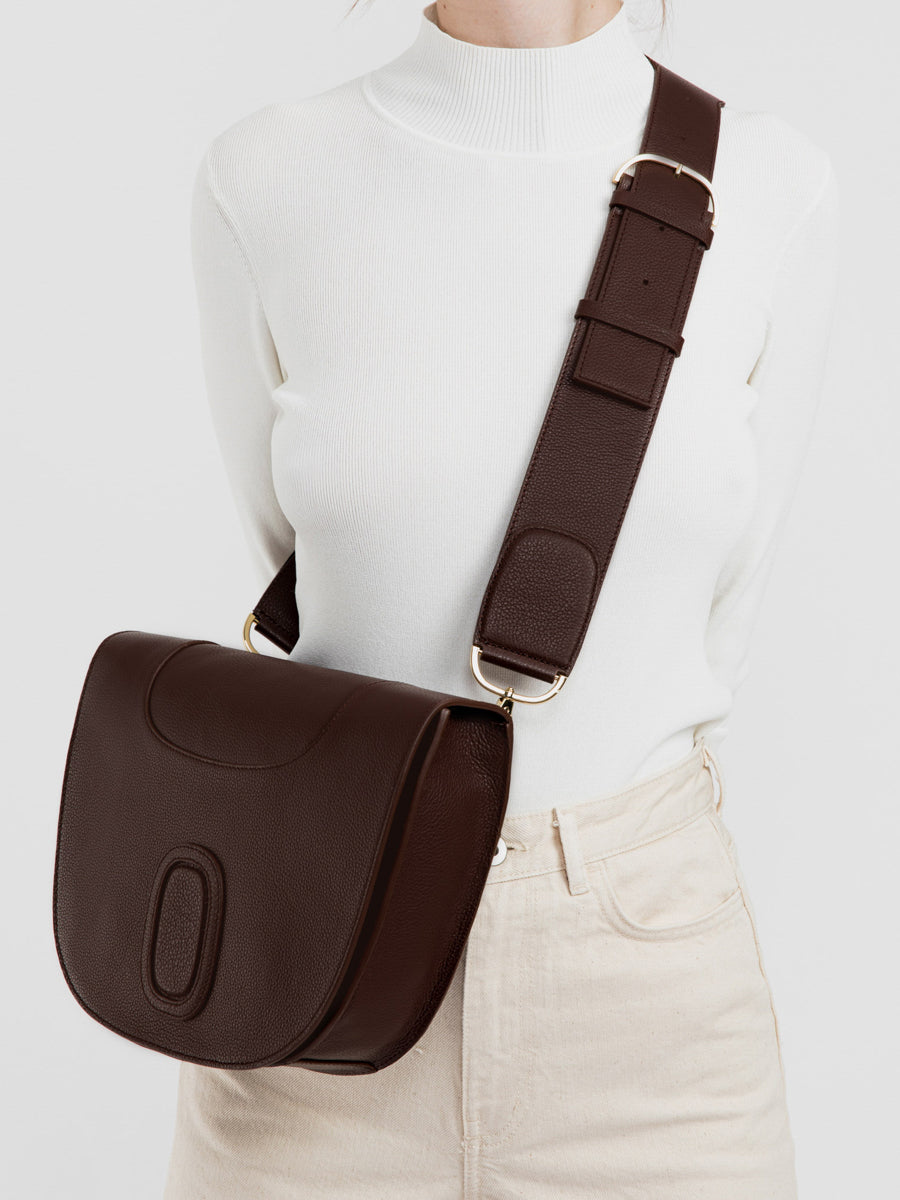 CHOCOLATE BROWN