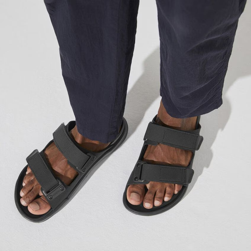 Atacama Futura Black