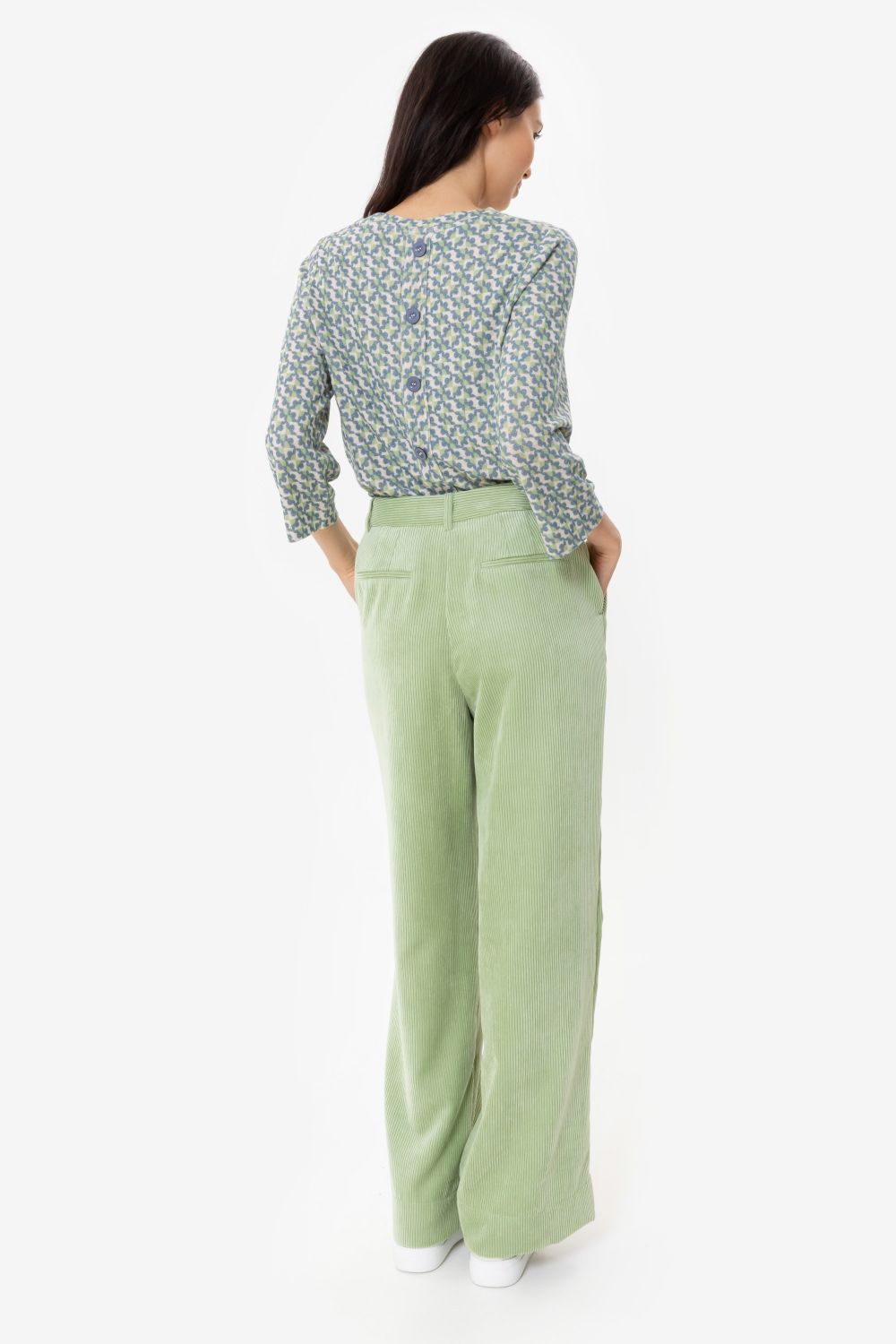 Pantalon en velours côtelé vert, jambes amples, coupe droite