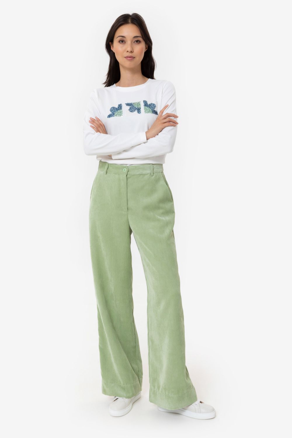Pantalon en velours côtelé vert, jambes amples, coupe droite