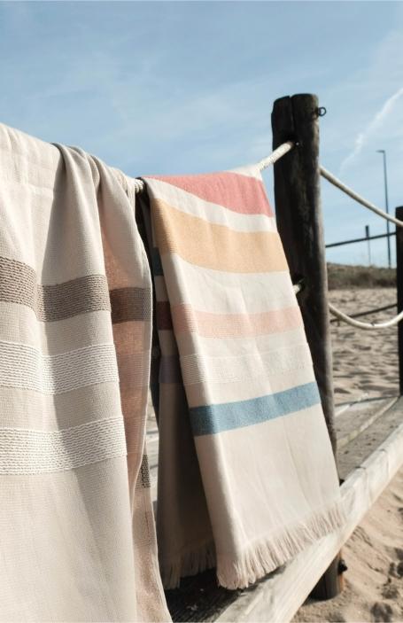 Mia Zia - Linge de Plage Haut de Gamme - Fouta Handdoek - &quot;Tichka&quot; Thema Ficelle achtergrond