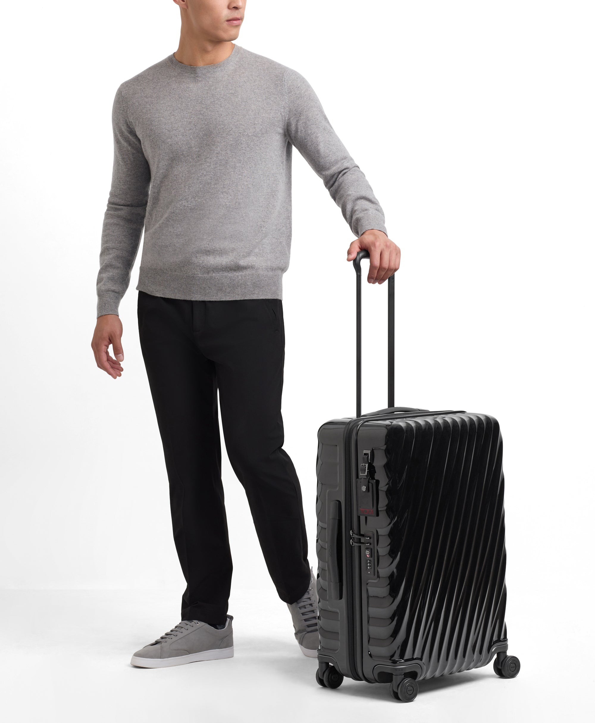 19 Degree - Short Trip Expandable 4 Wheeled Packing Case - Black