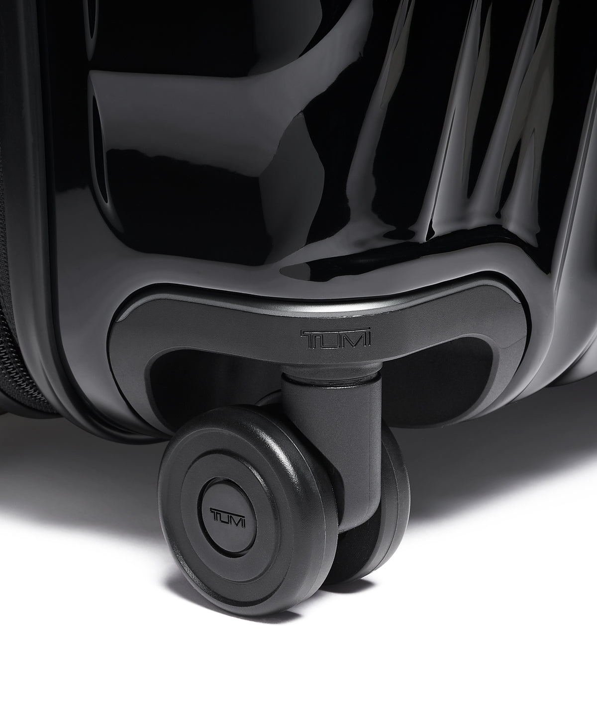 19 Degree - Extended Trip Expandable 4 Wheeled Packing Case - Black