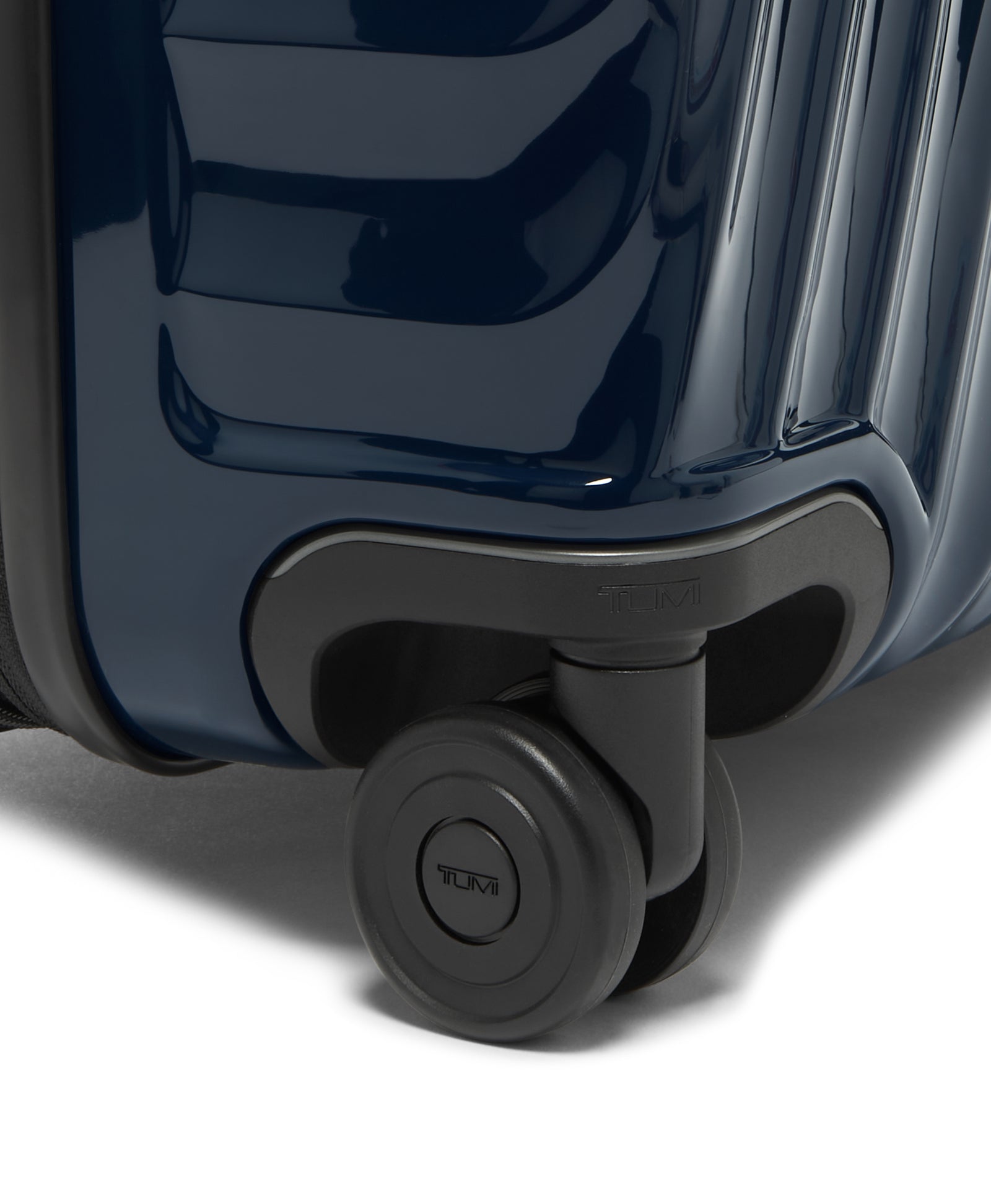 19 Degree - Extended Trip Expandable 4 Wheeled Packing Case - Navy