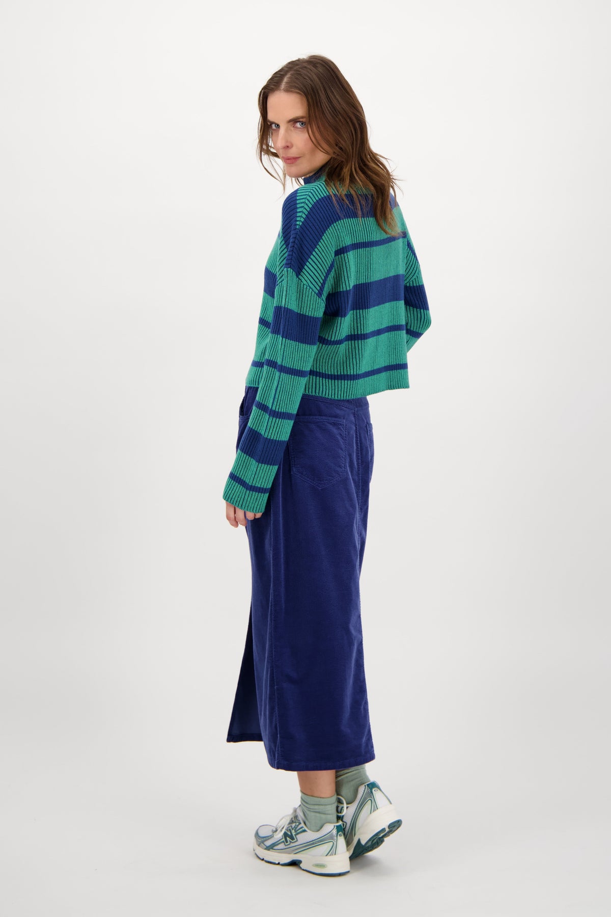 Pull - Winter - Navy Peony