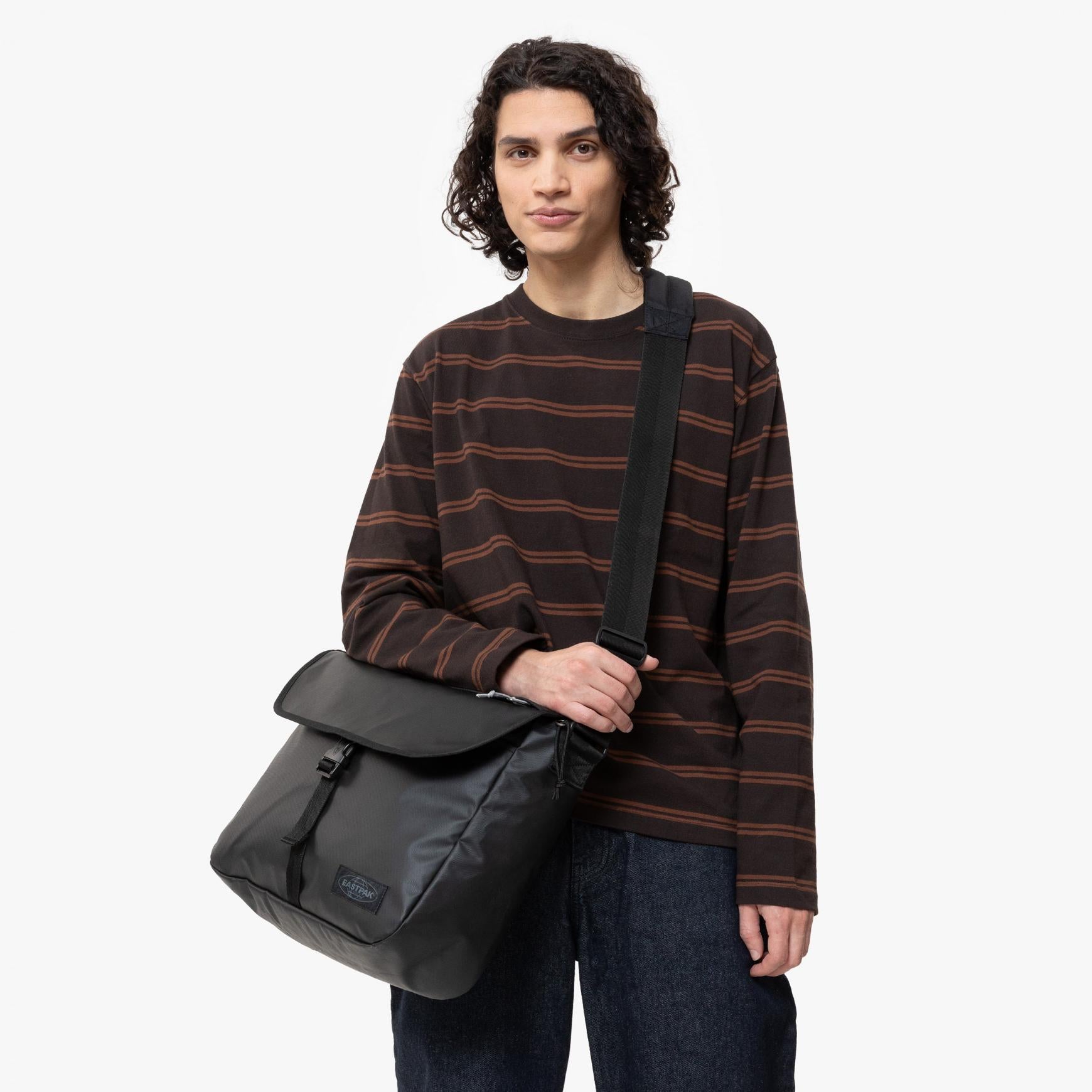 Delegate + Tarp Black