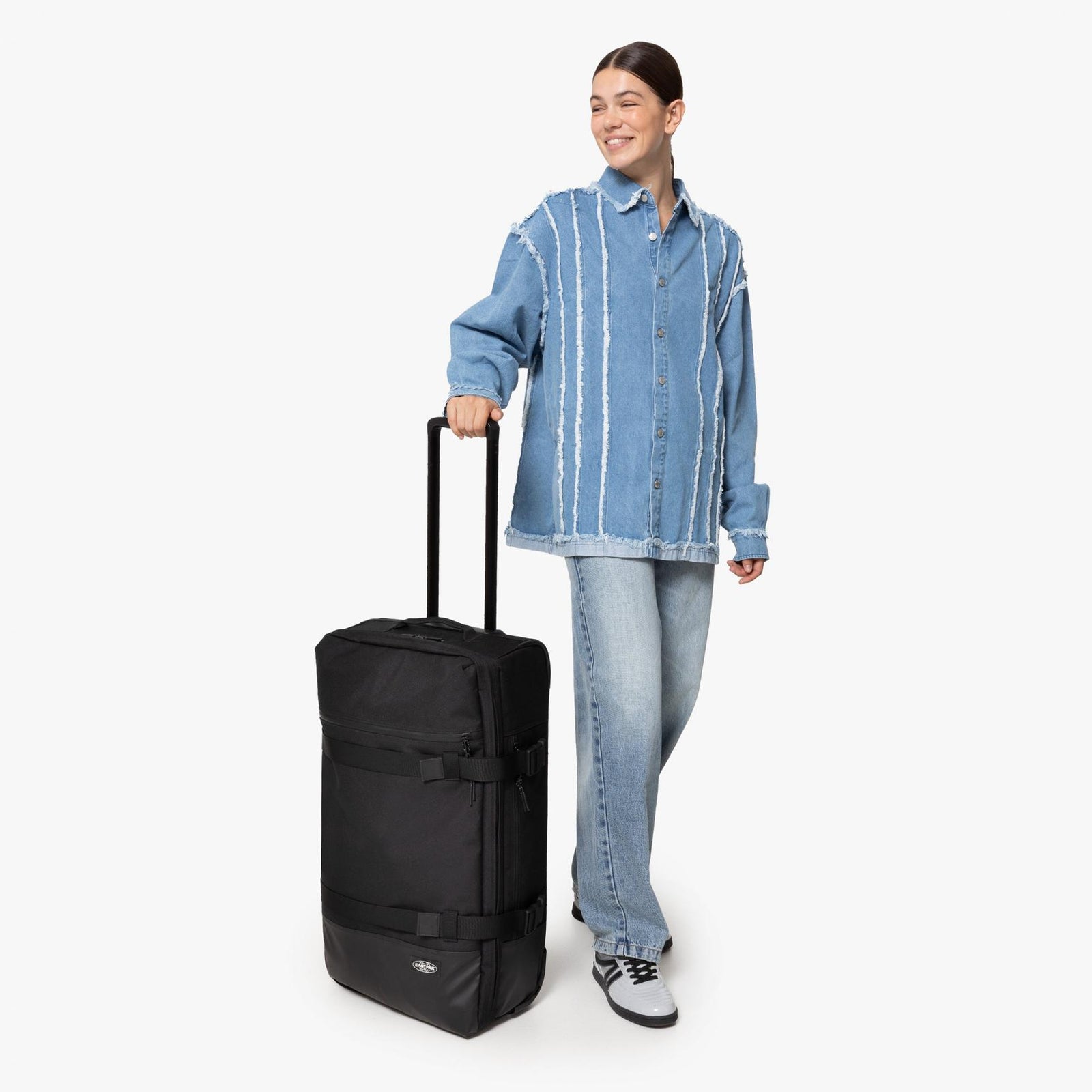 Icon Travel'R M On Black