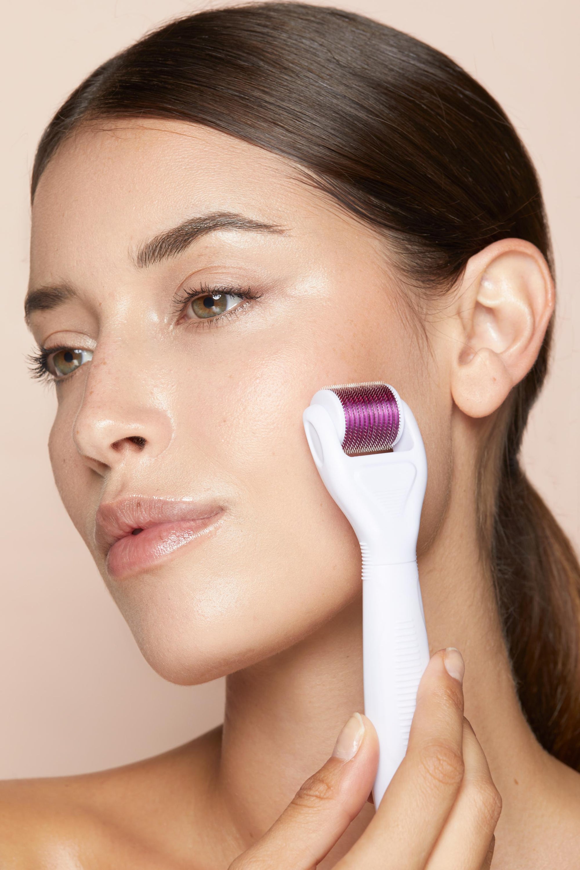 Dermaroller Micro Naalden 6In1 - Roze