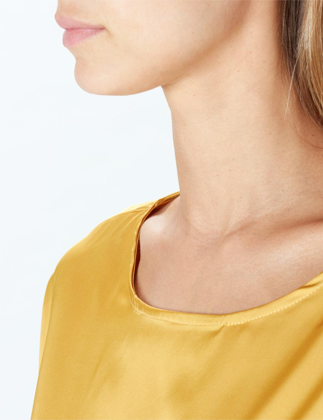 Boat Neck Popover Shirt In Yellow - Geel