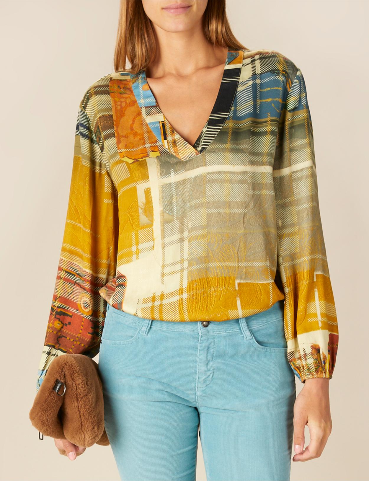 Loose V-Neck Shirt In Multi - Meervoudig
