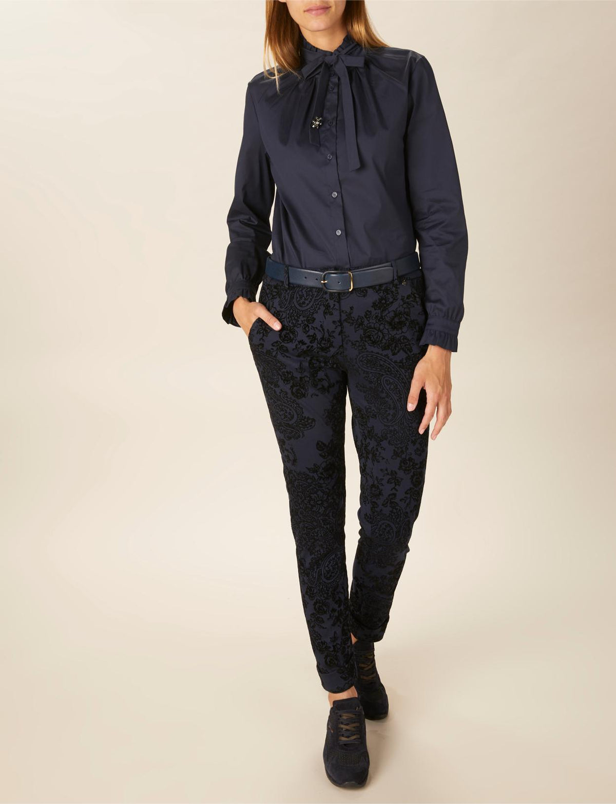 Cotton Bow Tie Shirt In Blue - Blauw