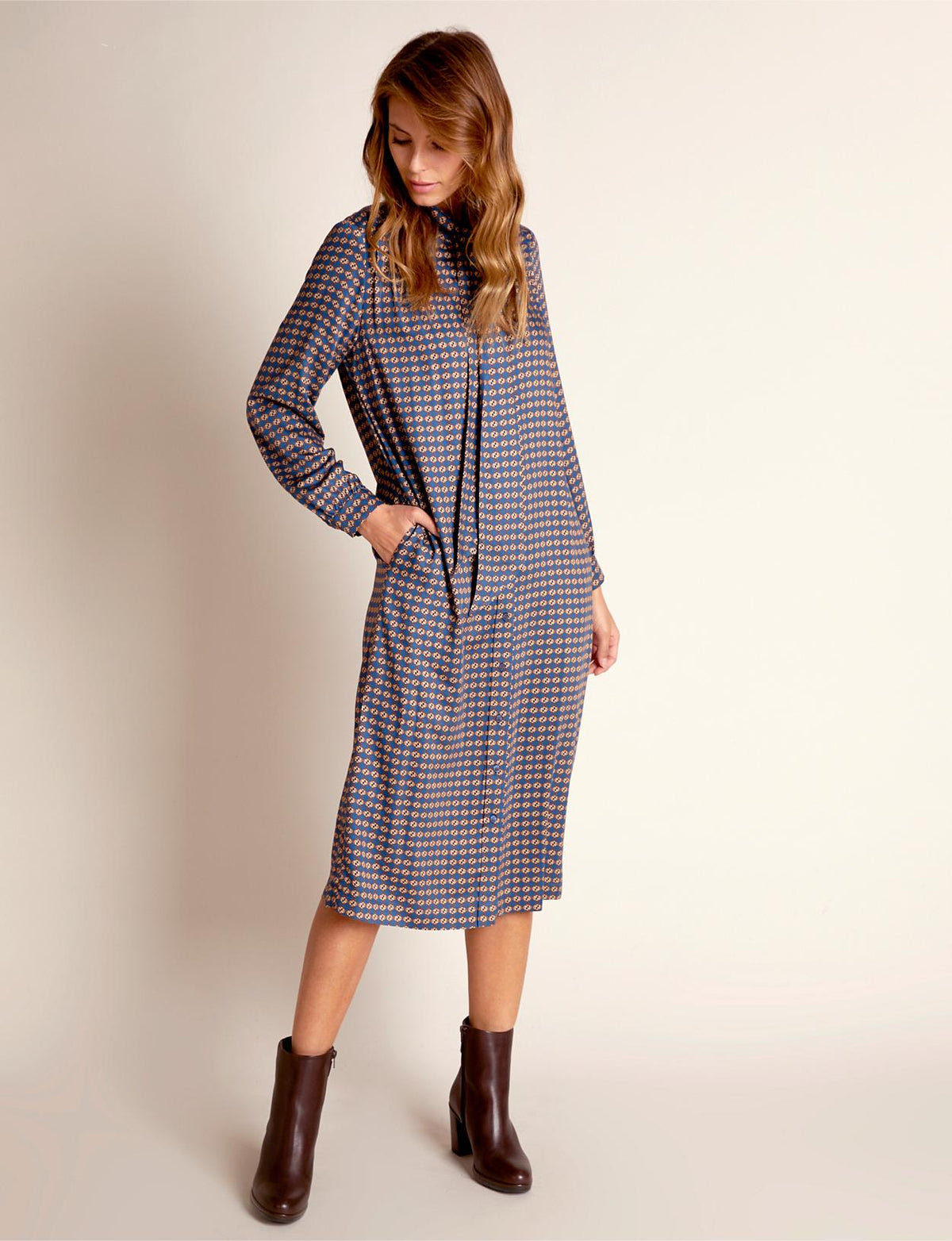 Viscose Mock Neck Shirt Dress In Blue - Blauw
