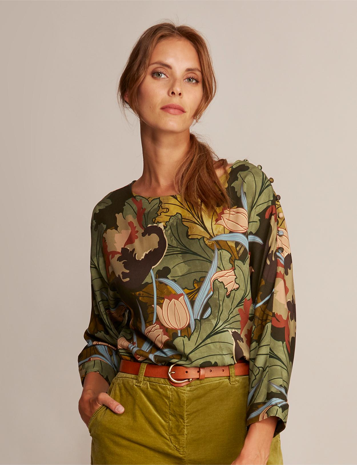 Boat Neck Viscose Shirt In Green - Groen