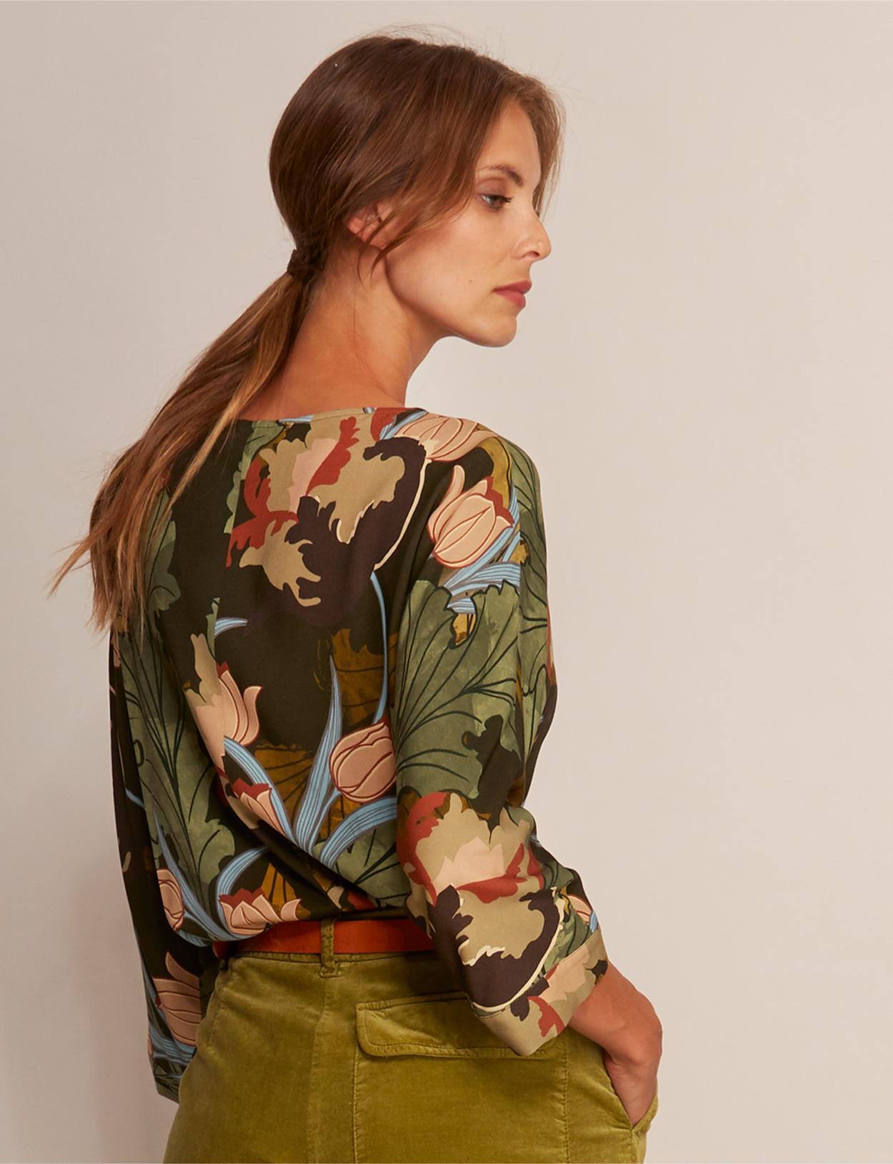 Boat Neck Viscose Shirt In Green - Groen