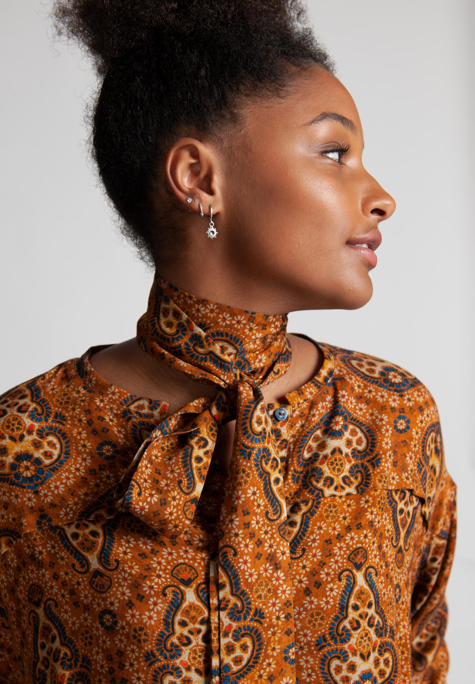 Long Sleeve Viscose Dress In Brown - Bruin