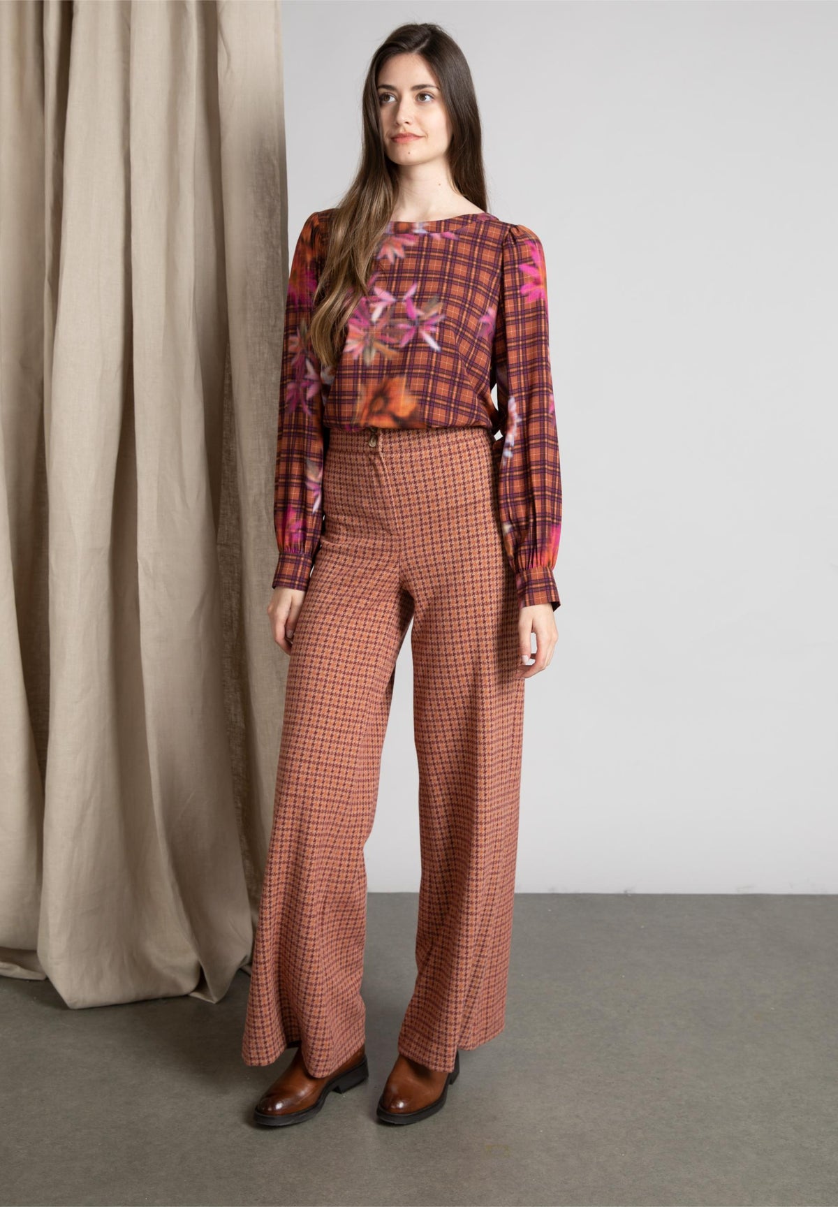 Oversized Slipover Shirt In Brown - Bruin