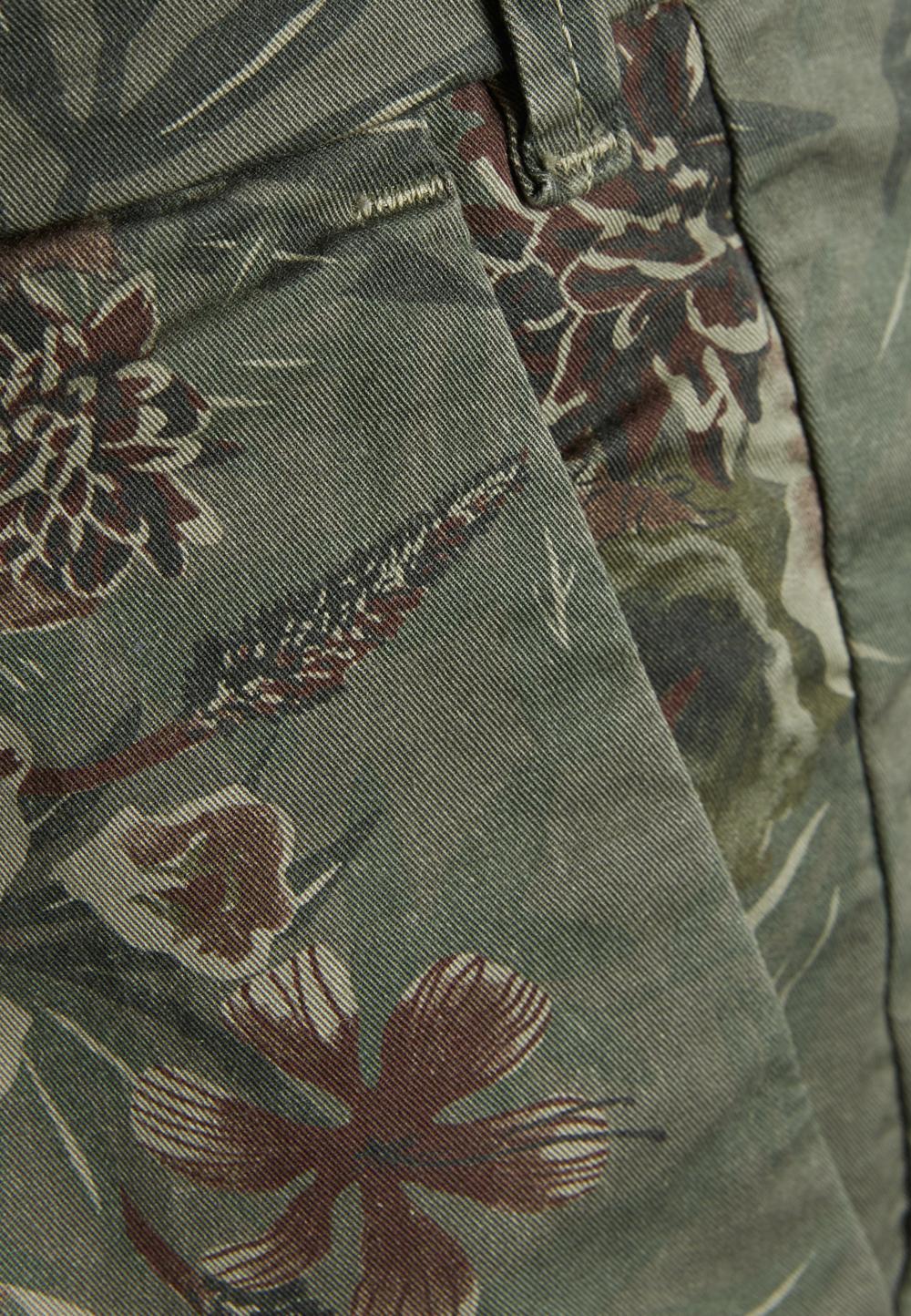 Shorts With Vintage Hibiscus Print - Green - W