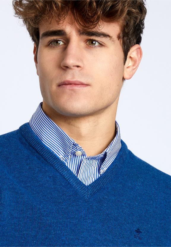 Basic V-Neck Pullover In Blue - Blauw