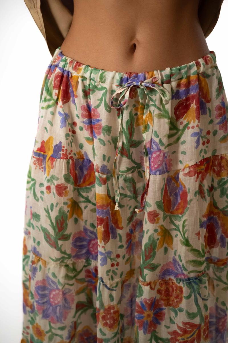 Rok - Sienna - Red Flowers