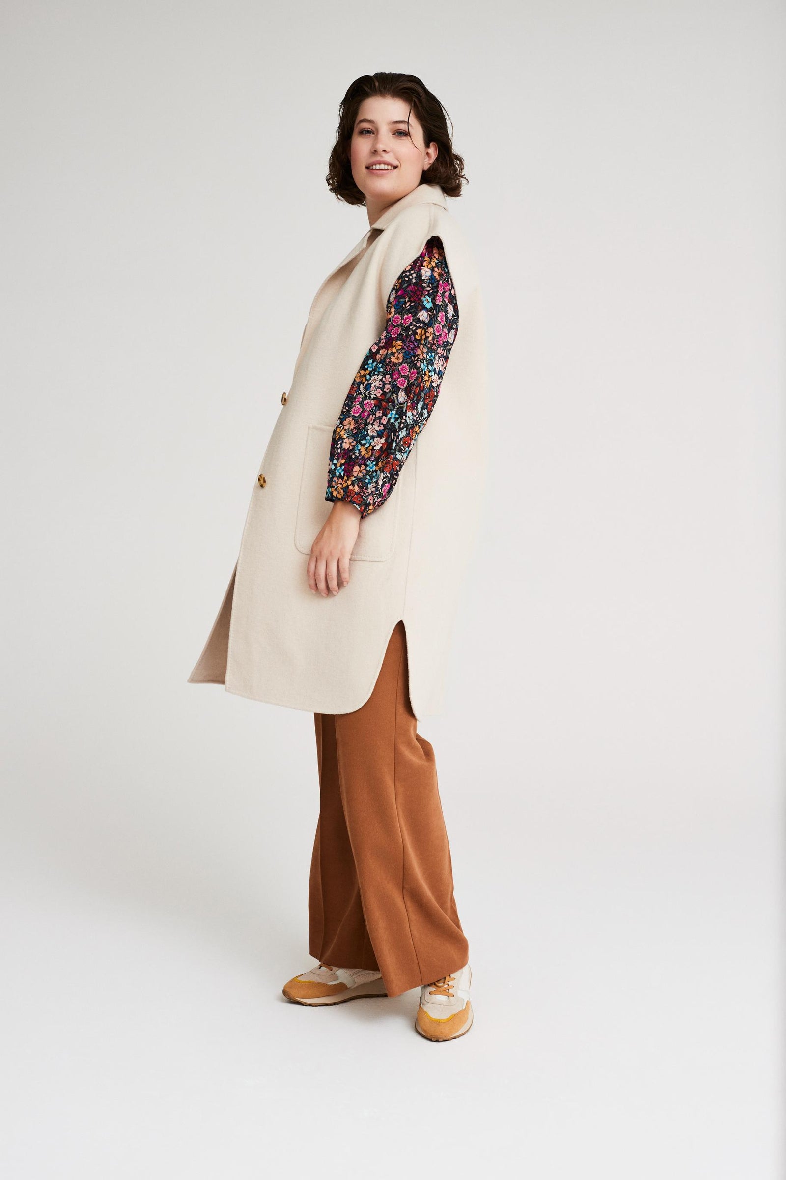 Améline - Mouwloze Blazer - Deta - Black White Simplicity