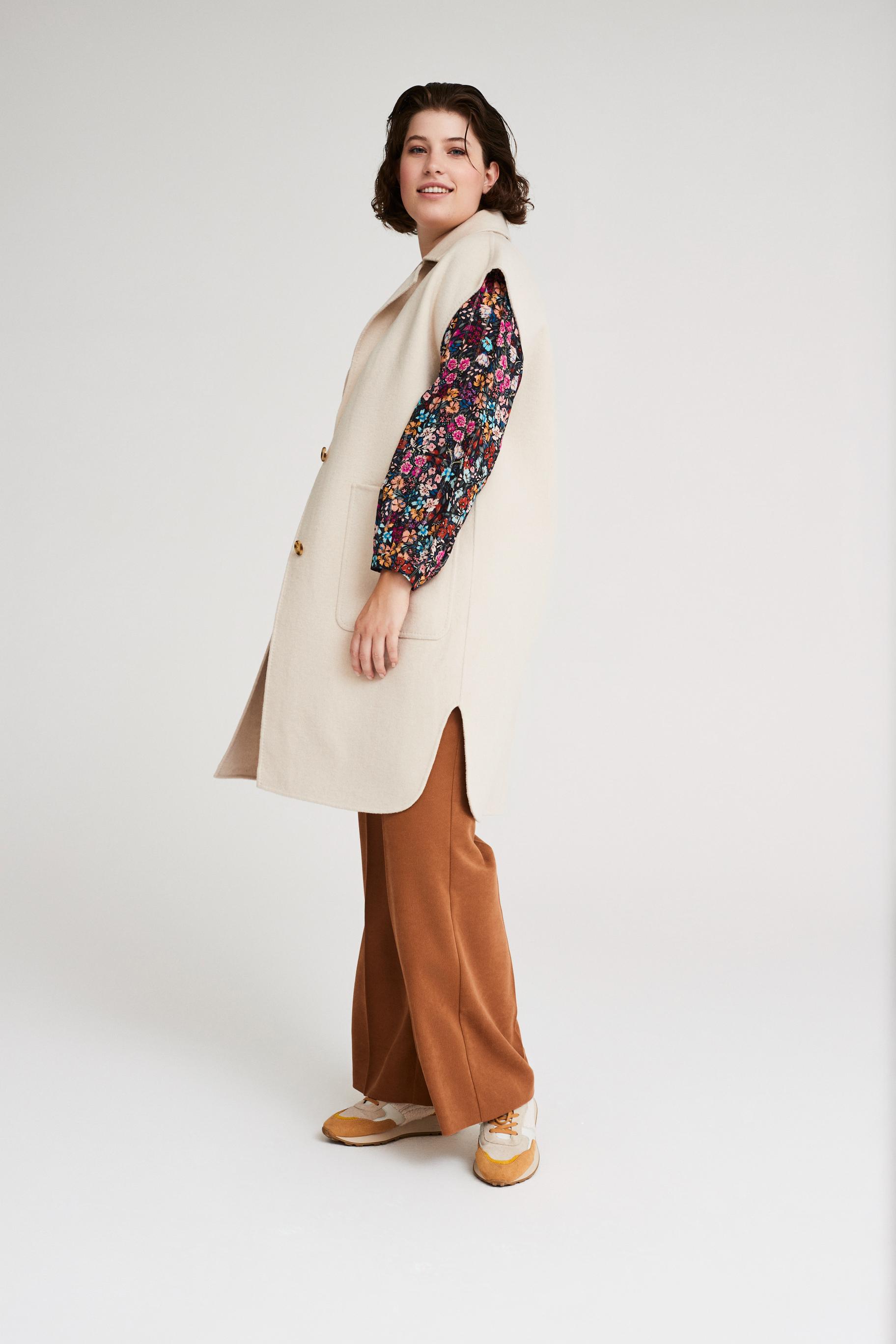 Améline - Mouwloze Blazer - Deta - Black White Simplicity