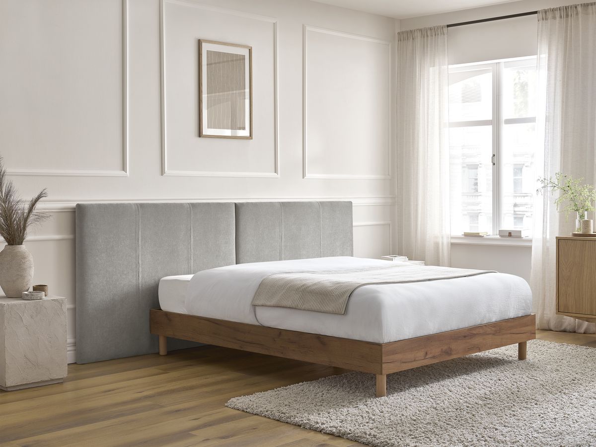 Licht houten ALTIRA bed met massieve latten