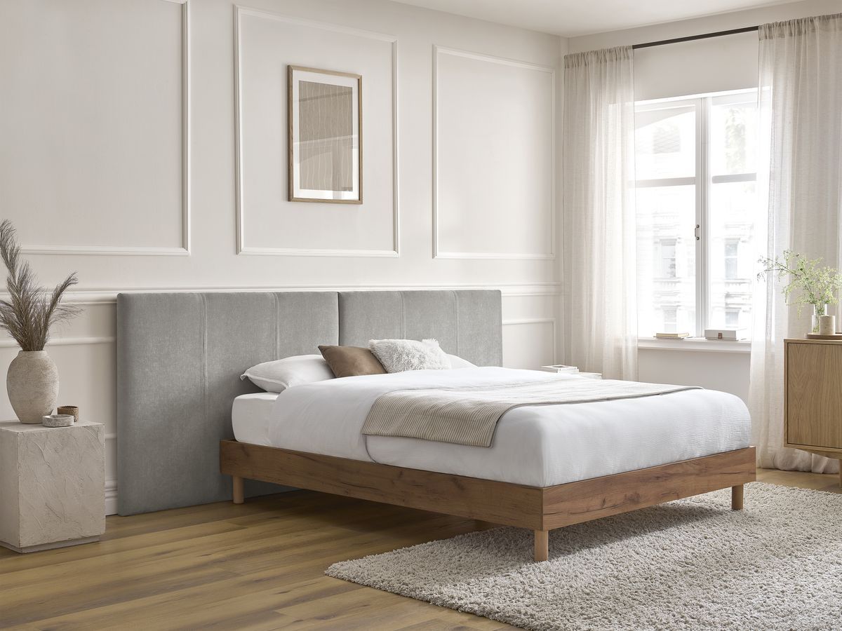 Licht houten ALTIRA bed met massieve latten