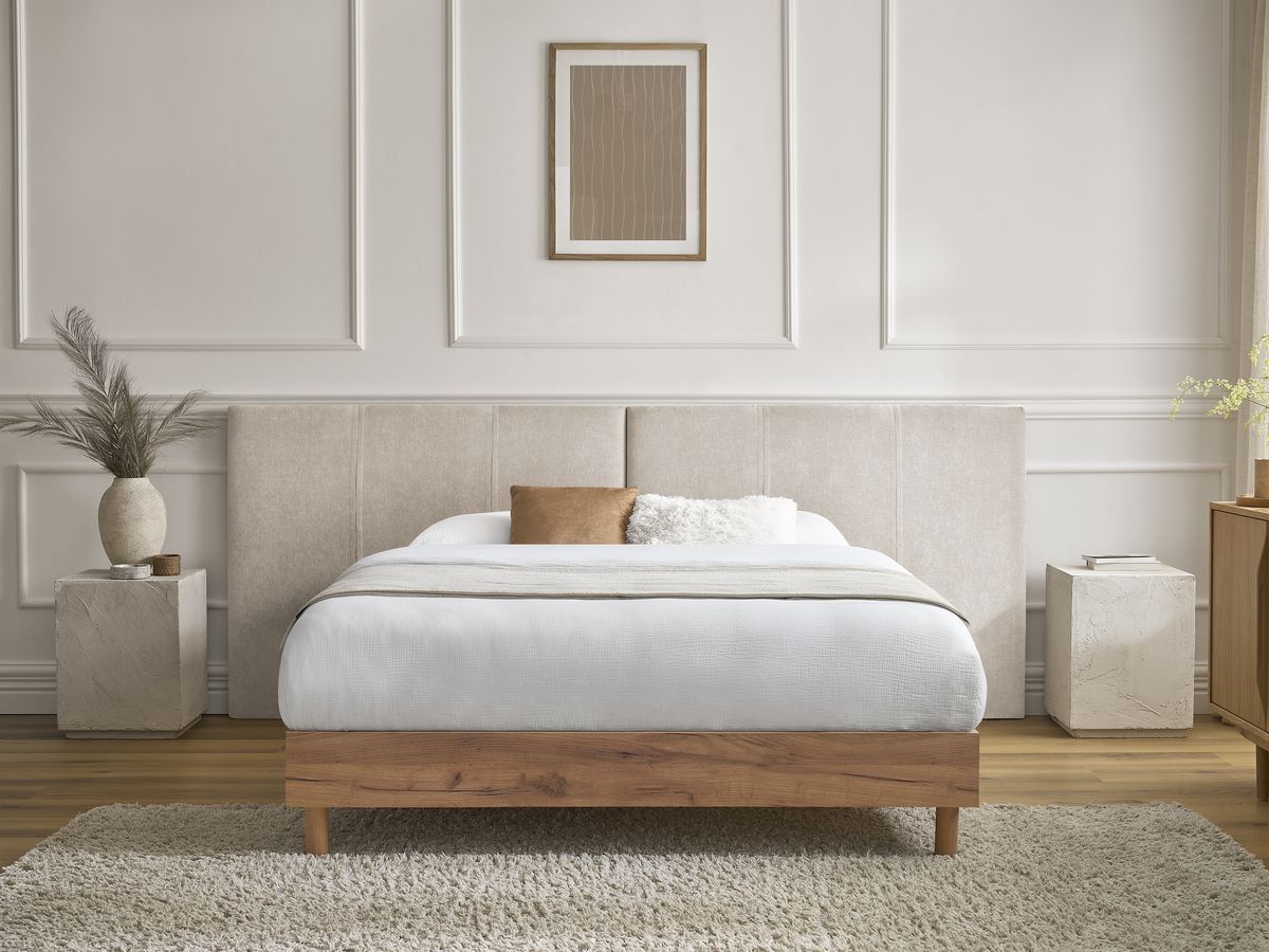 Licht houten ALTIRA bed met massieve latten