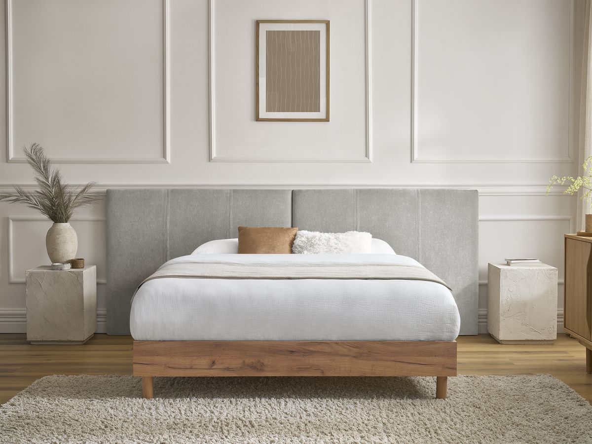 Licht houten ALTIRA bed met massieve latten