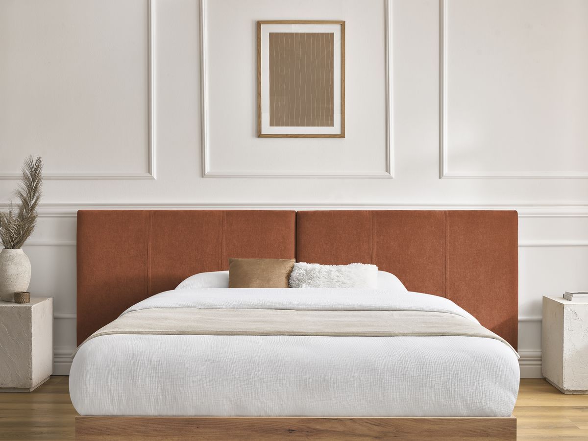 Licht houten ALTIRA bed met massieve latten