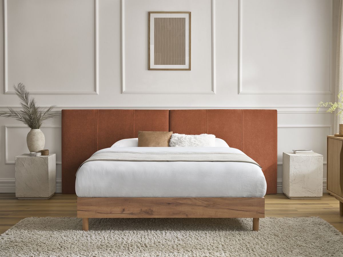 Licht houten ALTIRA bed met massieve latten