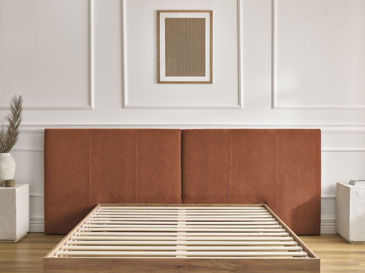 Licht houten ALTIRA bed met massieve latten