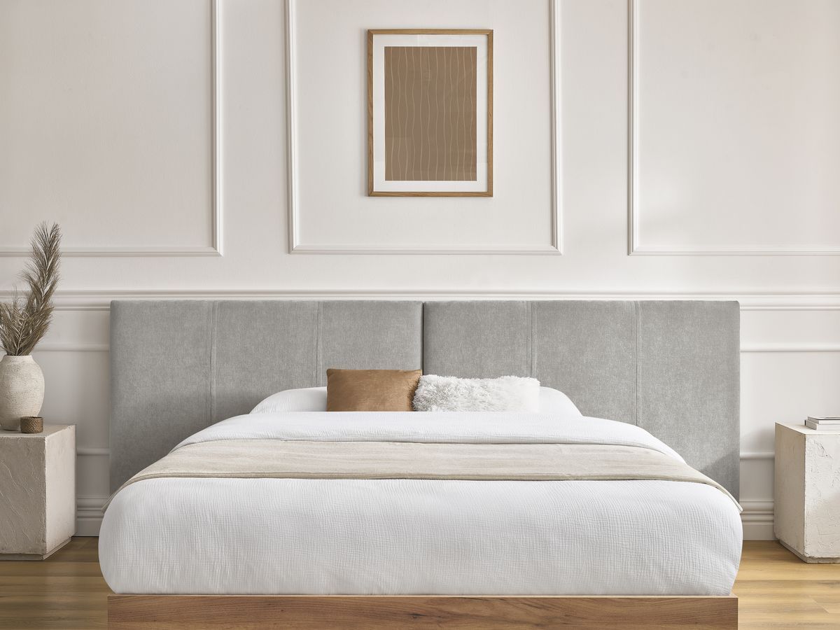 Licht houten ALTIRA bed met massieve latten