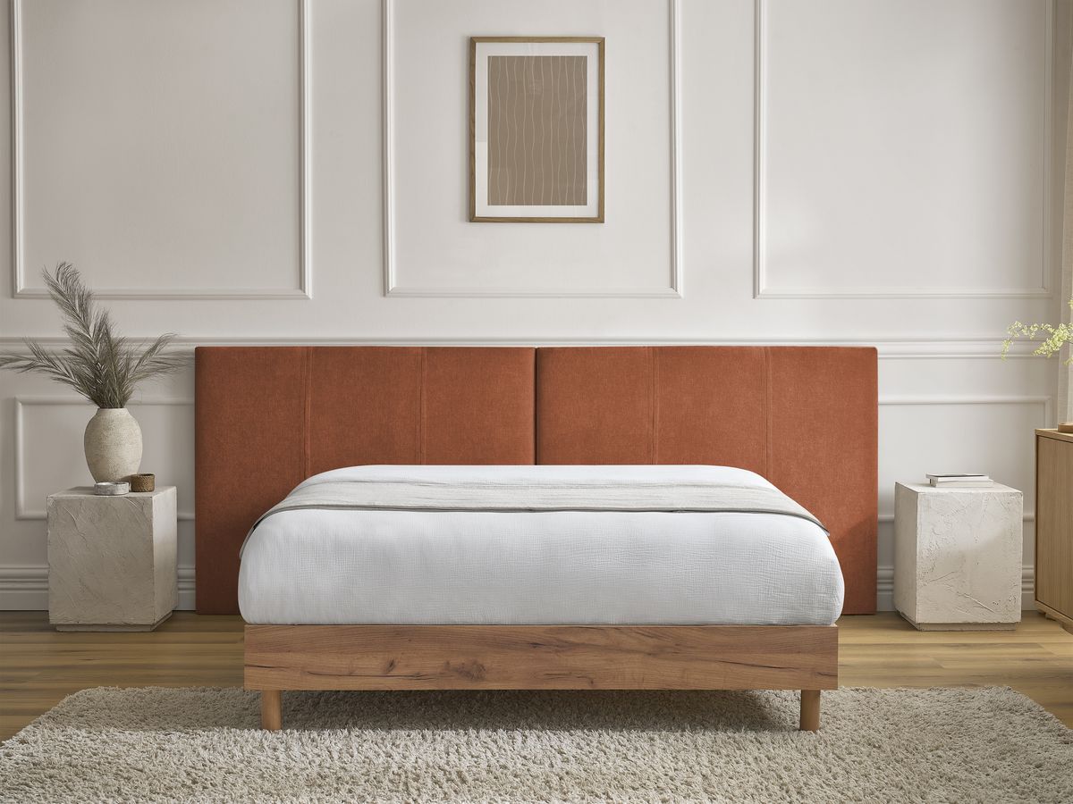 Licht houten ALTIRA bed met massieve latten
