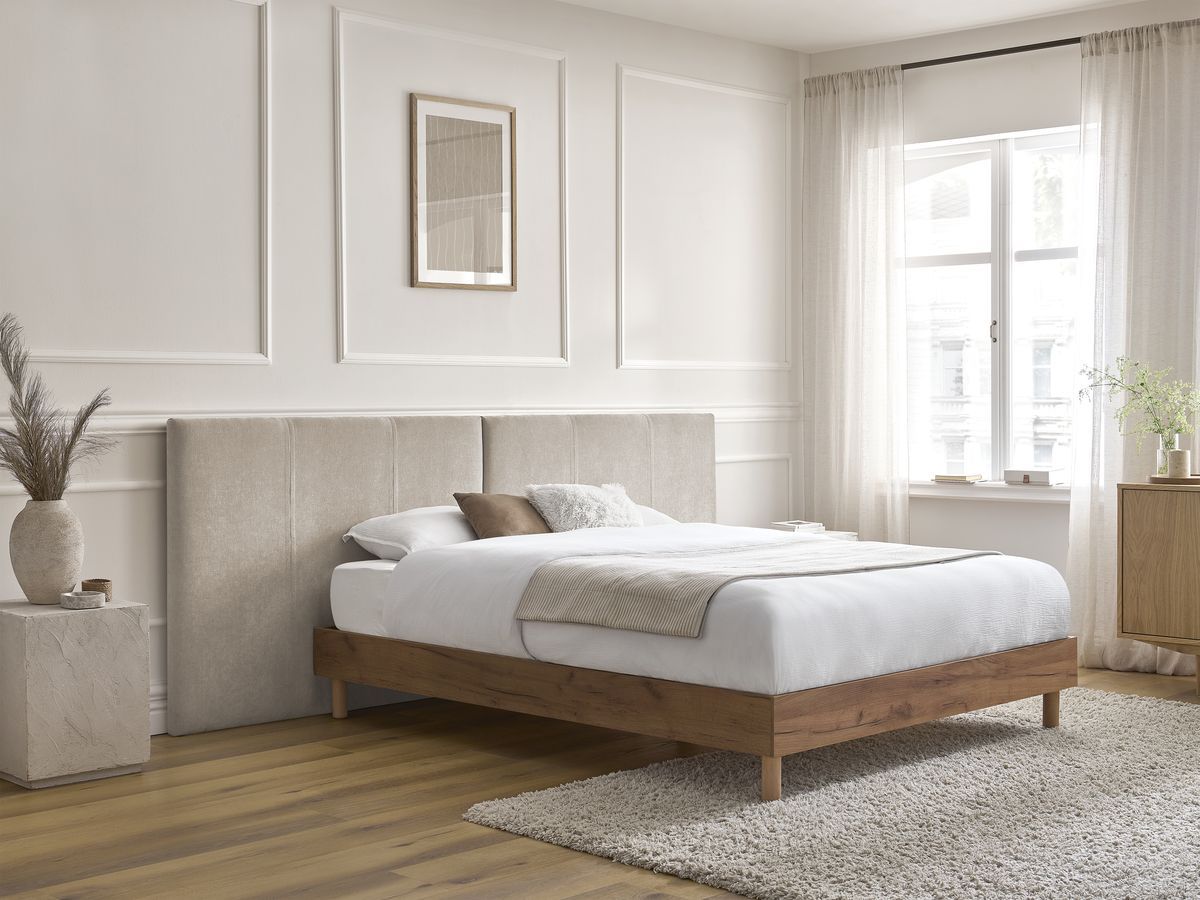 Licht houten ALTIRA bed met massieve latten