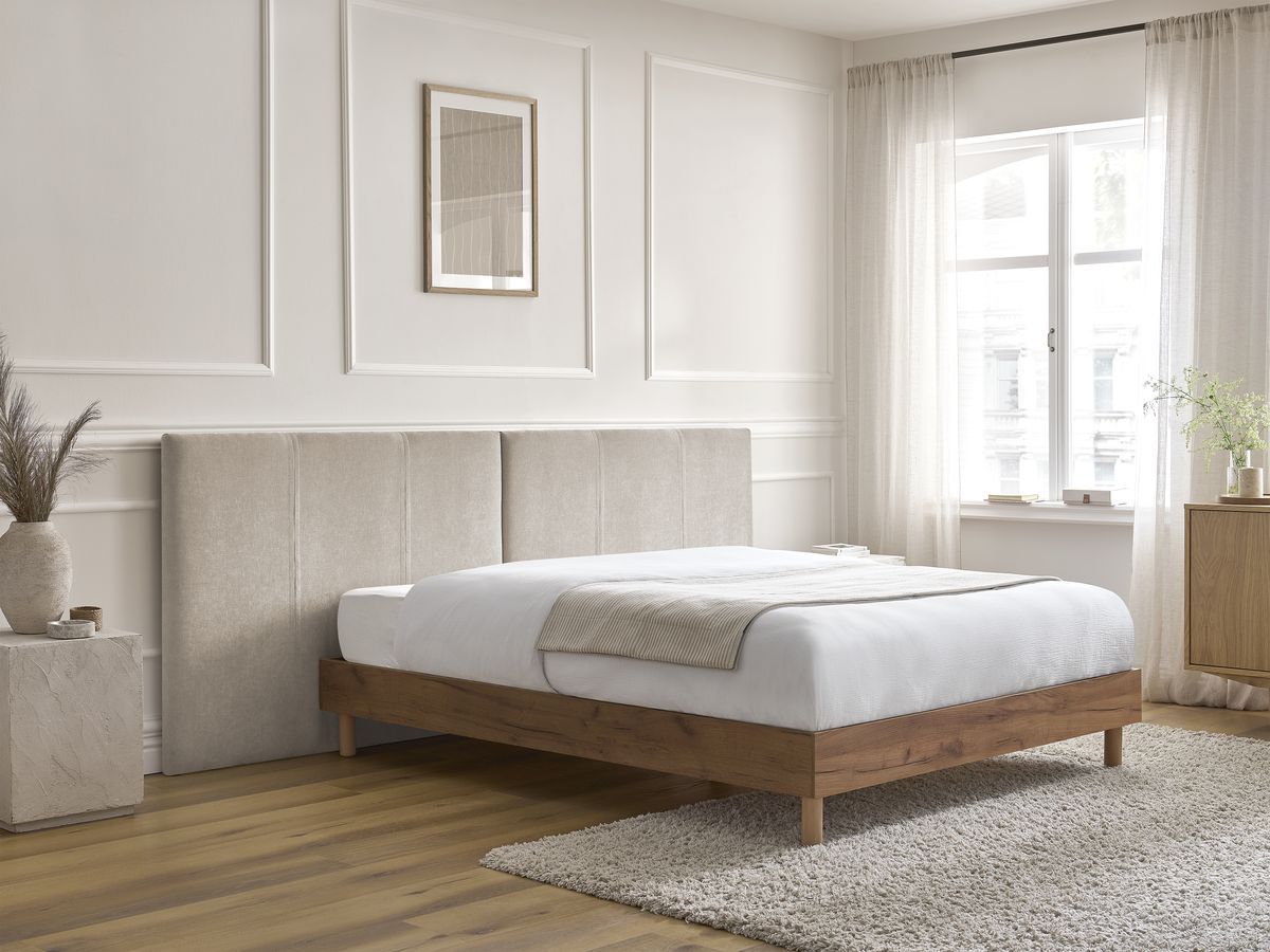 Licht houten ALTIRA bed met massieve latten