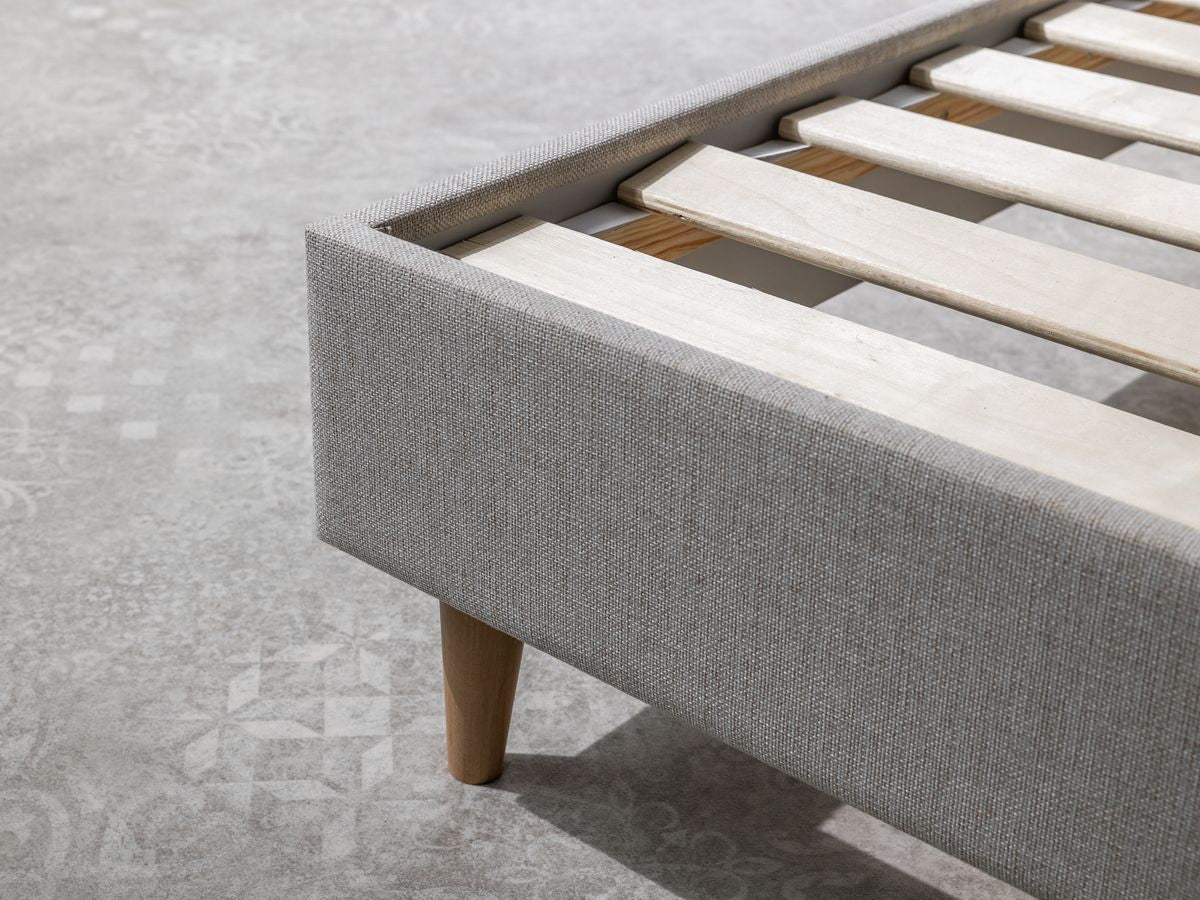 PANTHEON bed met massieve latten