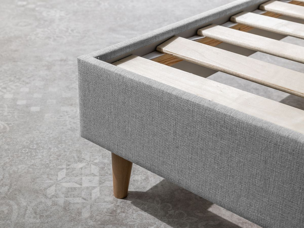 PANTHEON bed met massieve latten