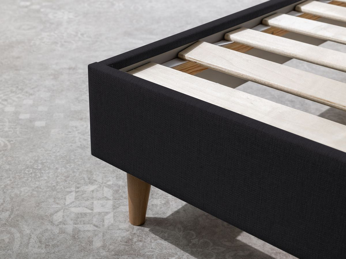 PANTHEON bed met massieve latten
