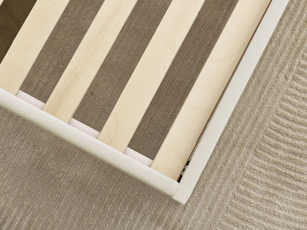 PRUNE bed met massieve latten fluwelen stof