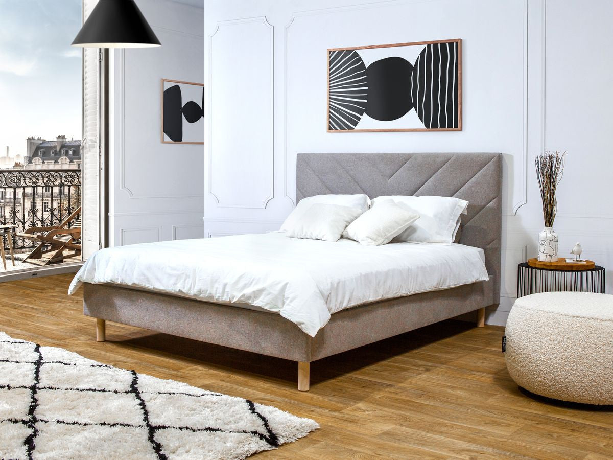 ROMAANS bed met massieve latten en gestructureerde stof
