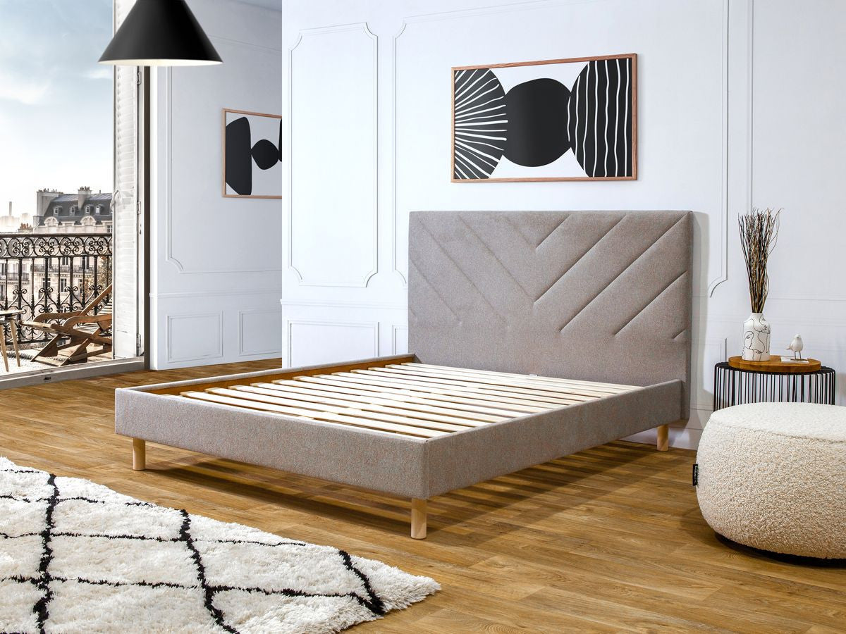 ROMAANS bed met massieve latten en gestructureerde stof