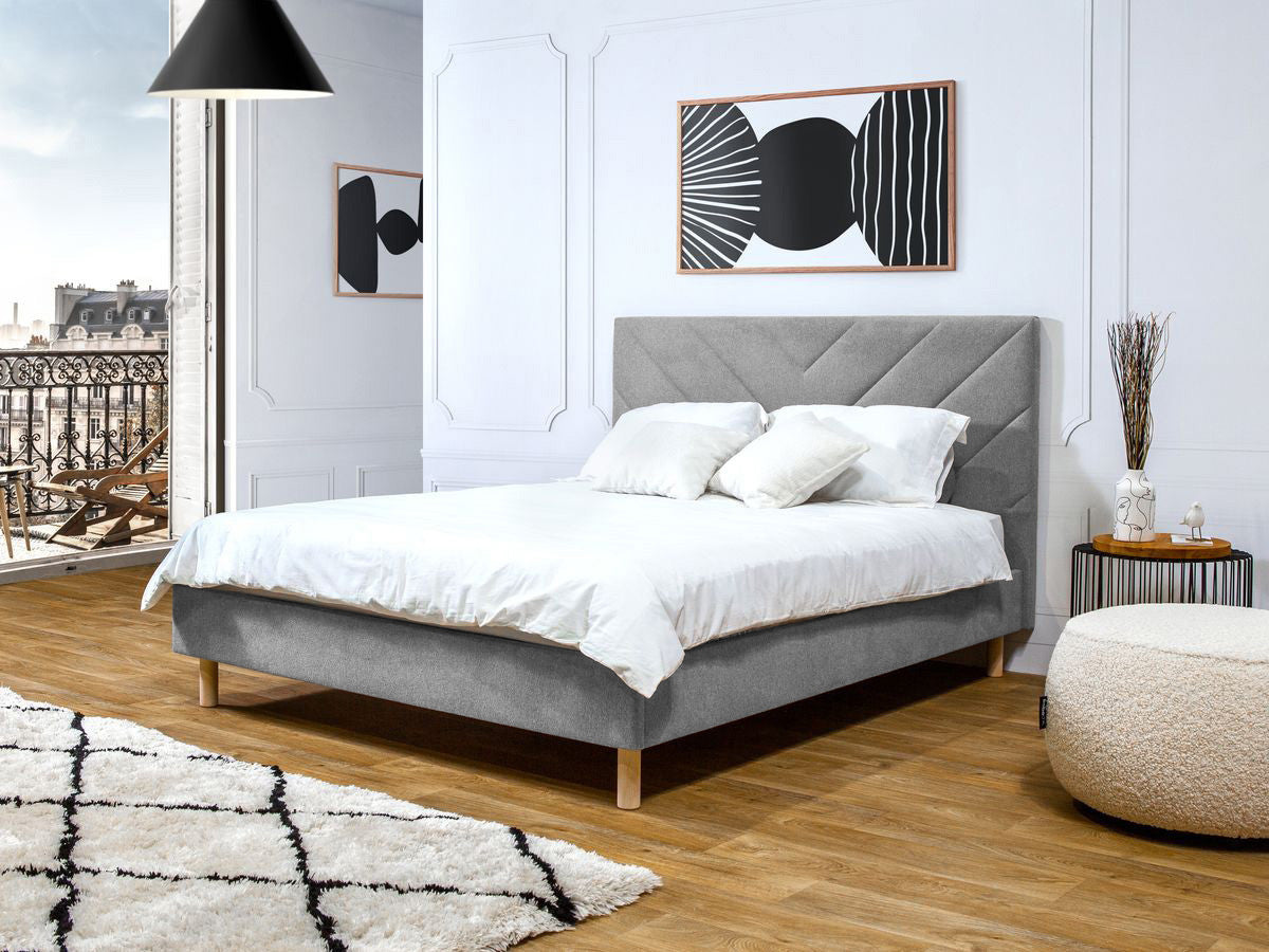 ROMAANS bed met massieve latten en gestructureerde stof