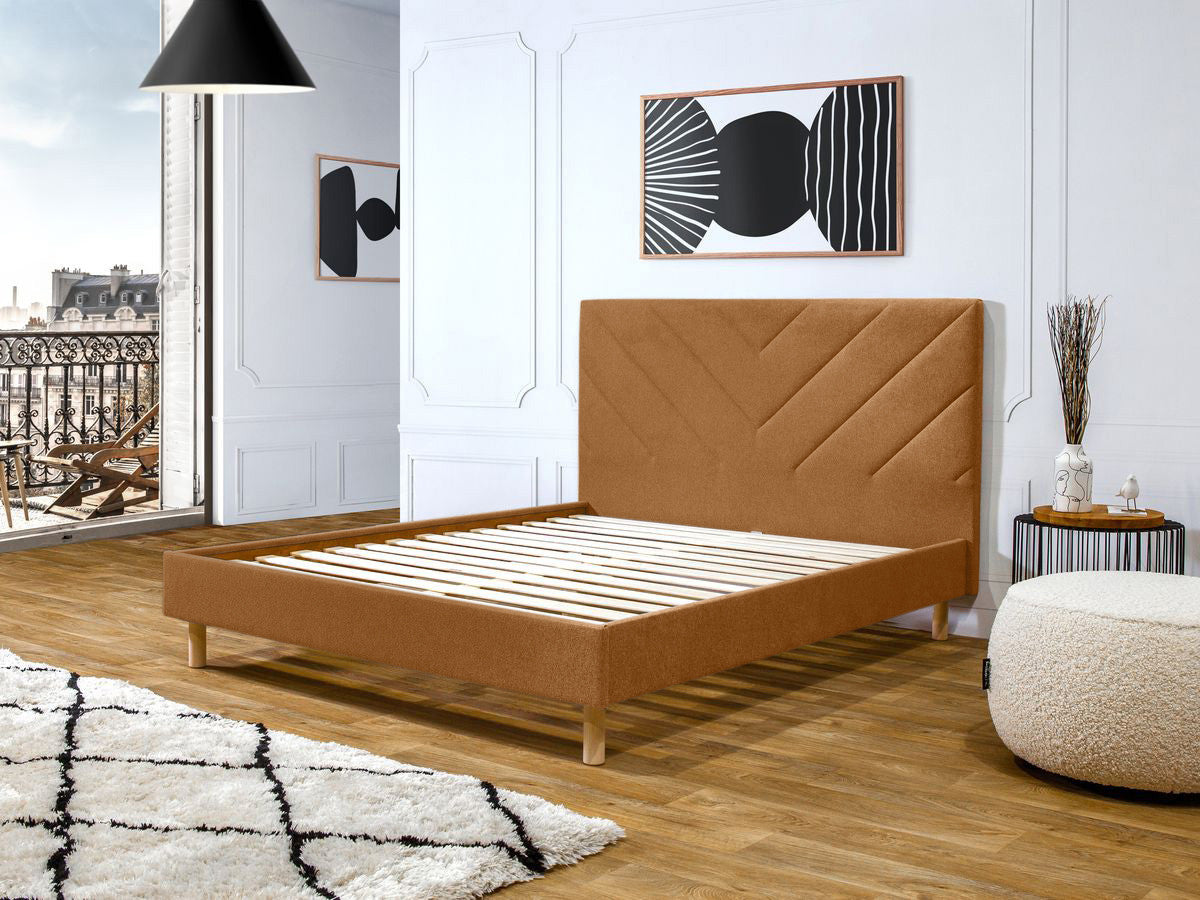 ROMAANS bed met massieve latten en gestructureerde stof
