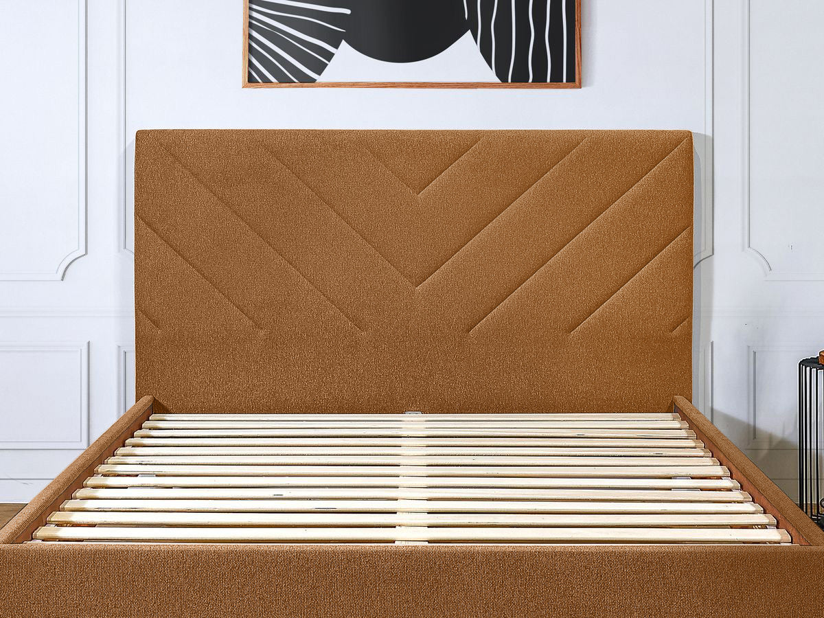 ROMAANS bed met massieve latten en gestructureerde stof