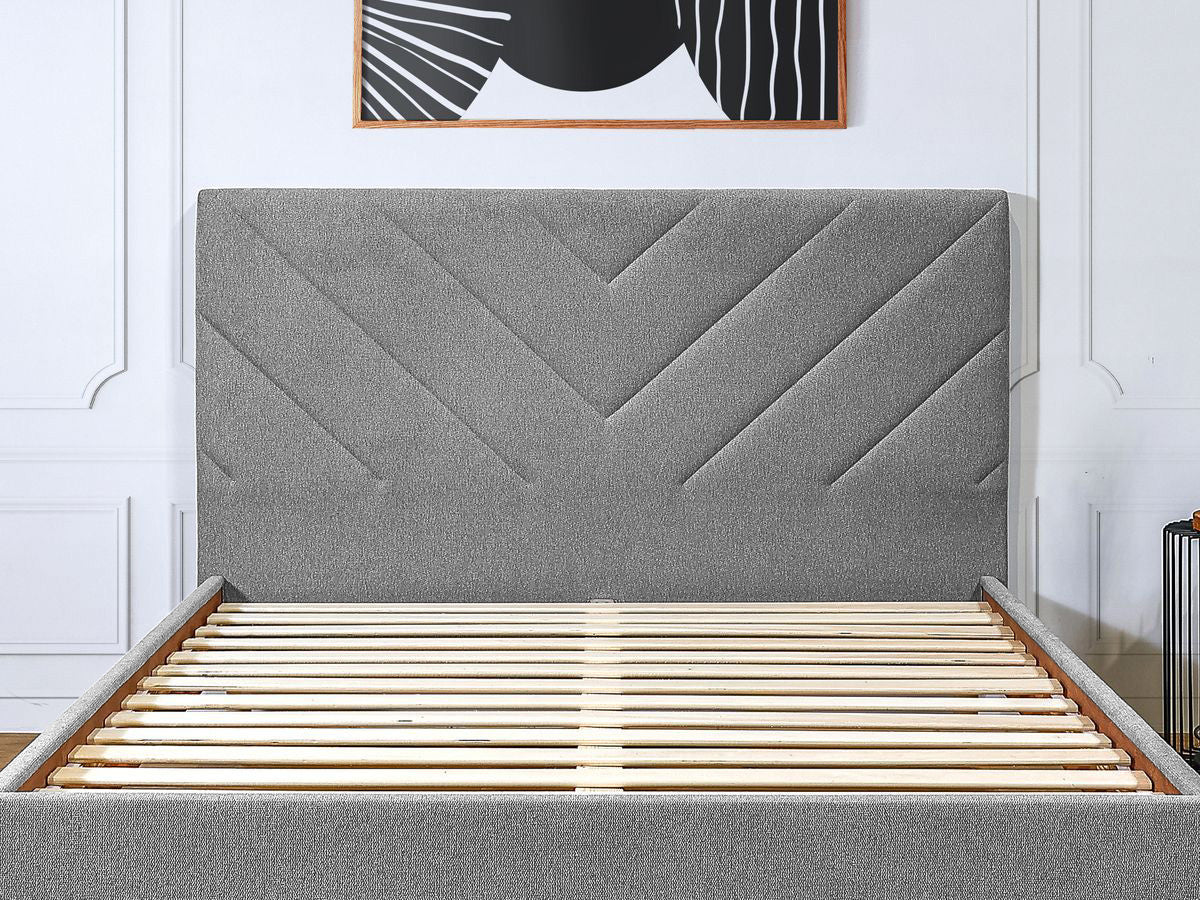 ROMAANS bed met massieve latten en gestructureerde stof
