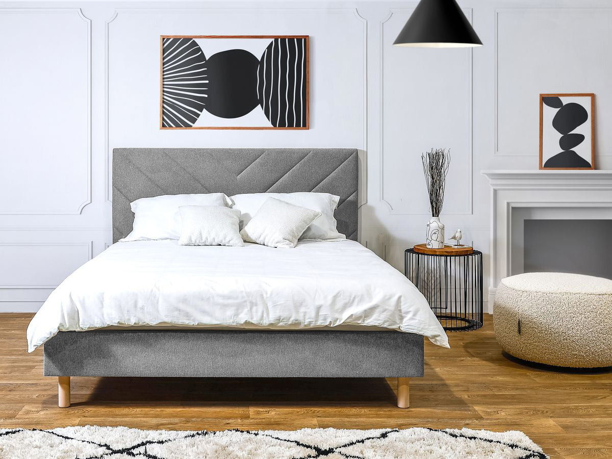 ROMAANS bed met massieve latten en gestructureerde stof