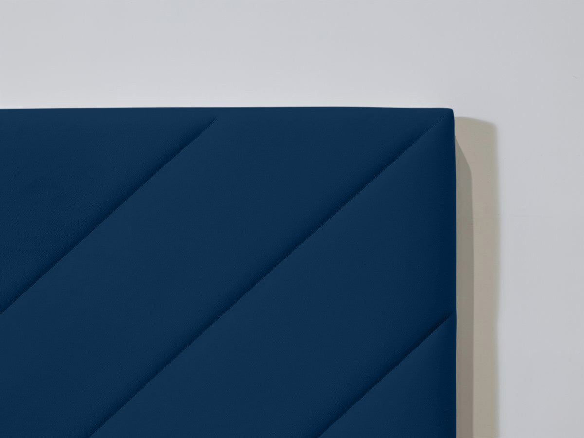 ROMAANS bed met massieve latten fluwelen stof