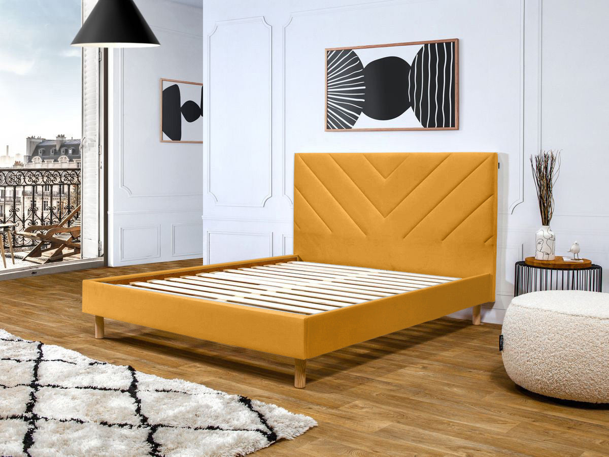 ROMAANS bed met massieve latten fluwelen stof